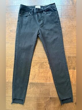 FRAME Le Skinny de Jeanne Black Raw Hem Jeans